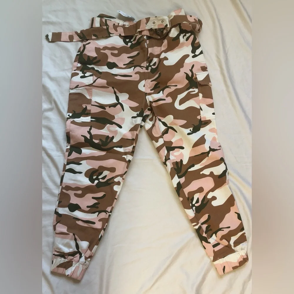 BELTED CAMOUFLAGE STRETCHY JOGGERS SIZE: 1X - Picture 2 of 7